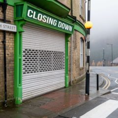 An image of a chuttered shop that says closing down